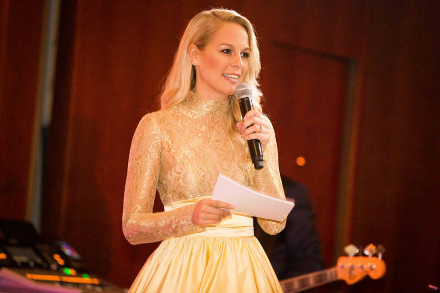 Linda Fäh als Moderatorin