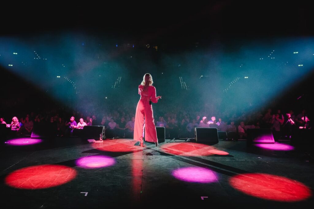 Zum Artikel: Schlagersängerin Linda Fäh - Die große Schlagerparty im Hallenstadion Zürich 2023